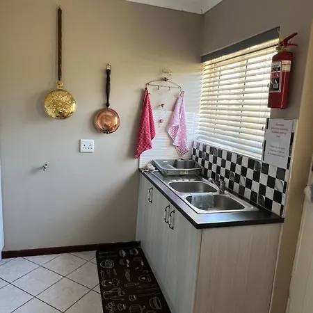 Yellow Wood Cottage Port Elizabeth Exterior photo